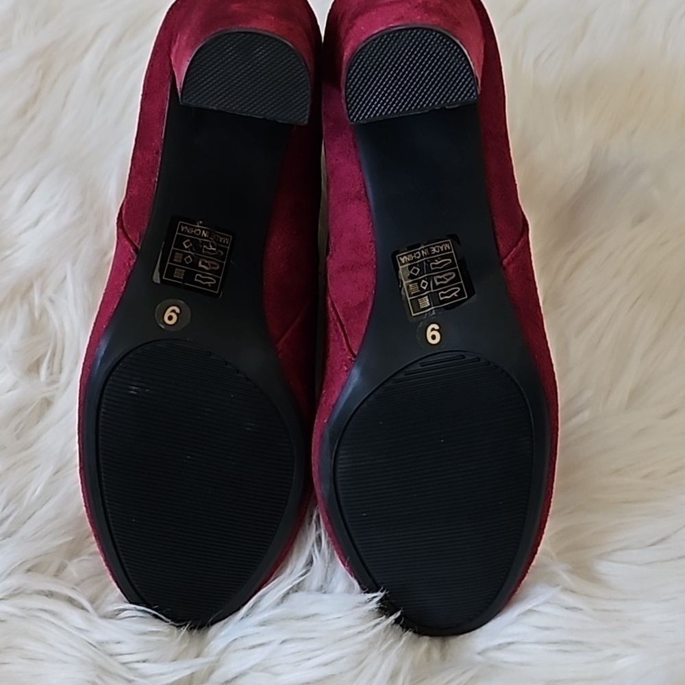 Katliu Red Faux Suede Heeled Boots NIB - Picture 9 of 14